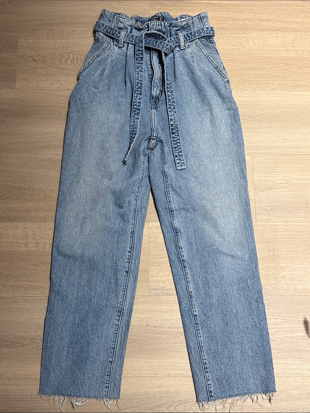 Abercrombie & Fitch Paper Bag Waist Belted Mom Jeans Frayed Fray Hem SIZE 25